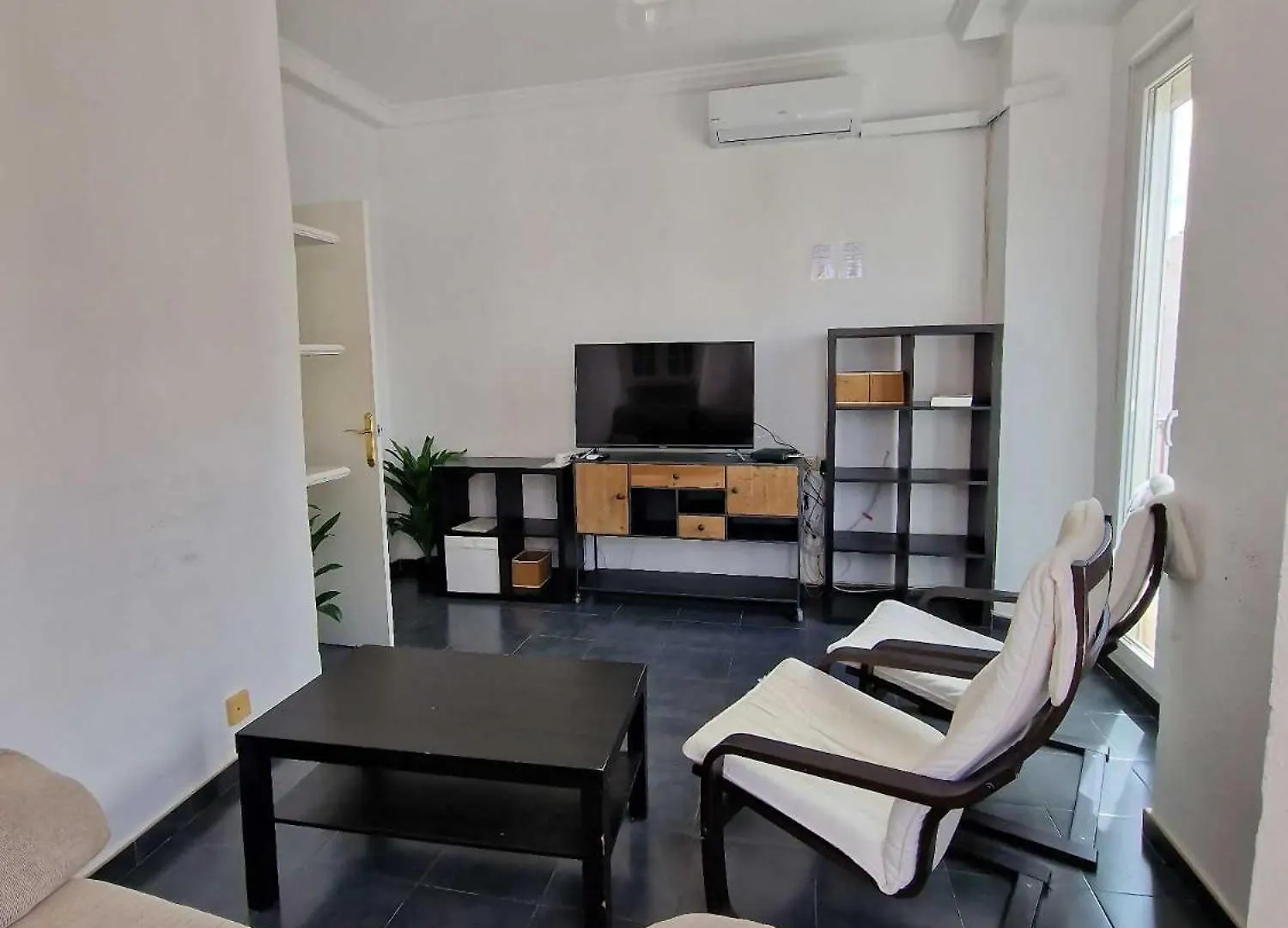 3 Rooms Con Parking Especerias Malaga contacts