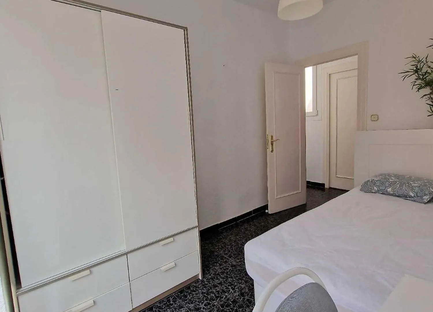 3 Rooms Con Parking Especerias Malaga Spain